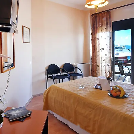 Atlantis Hotel 2*